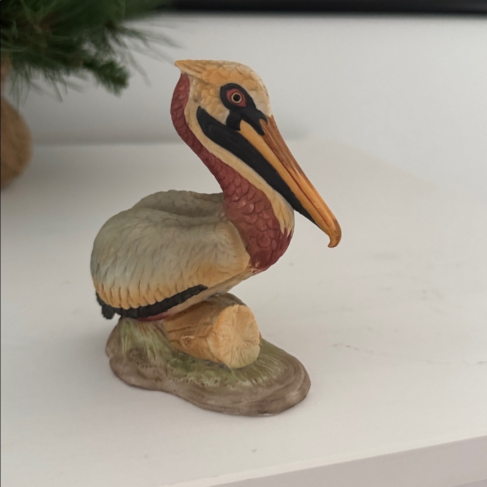 Hand Painted Pelican Nest Egg Vintage Collection #07222 Pelican Brown 1985